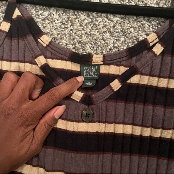 70s inspired Striped Sleeveless Bodycon Button-Down Dress - Picture 3 of 5